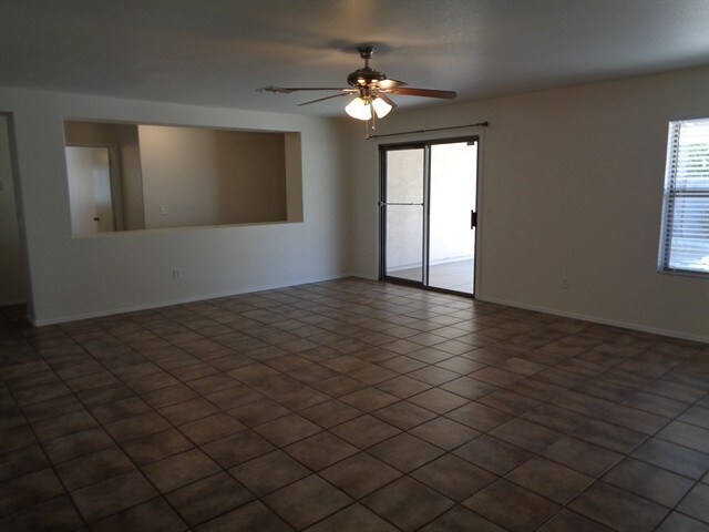 Building Photo - 8057 W Hatcher Rd