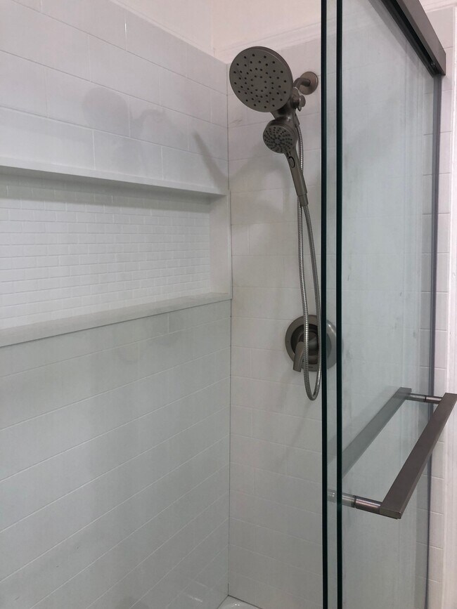 Walk in shower - 12 Poplar St
