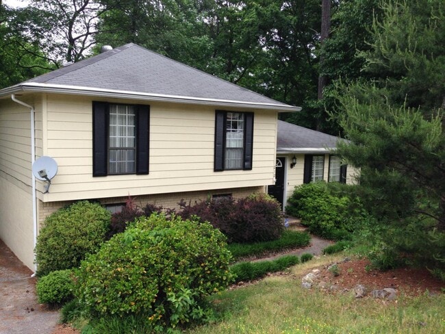 Primary Photo - 212 Glenvalley Ln NW