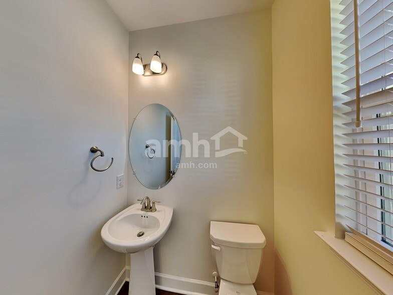 Building Photo - 4301 Spregan Way