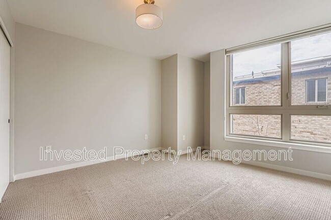 Building Photo - 2625 W 25th Ave