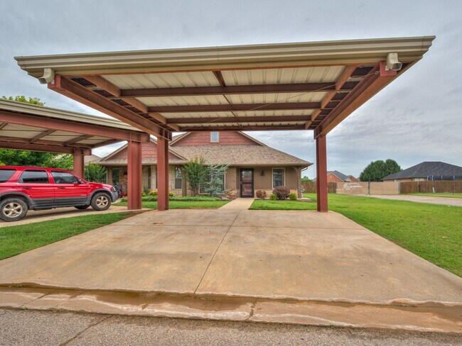 Building Photo - 8921 SW 55th St