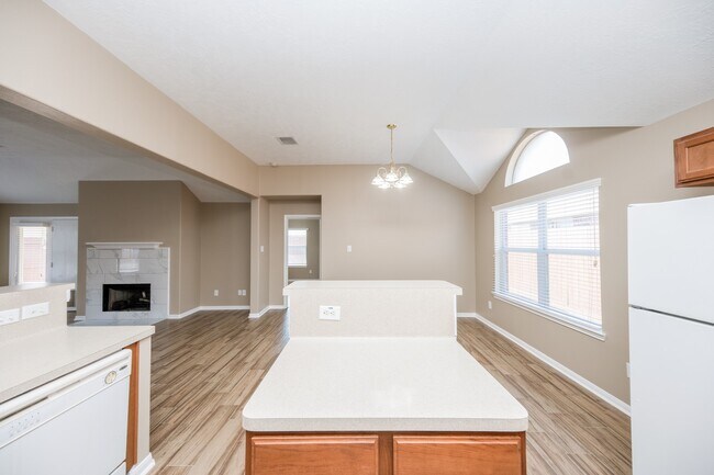 Building Photo - 19247 Dillsbury Ct