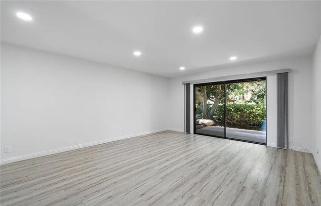 Building Photo - 26 Tangelo