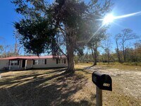 Building Photo - 3 Bed/2 Bath Mobile Home