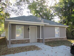 Building Photo - BH-807 S 22nd A B