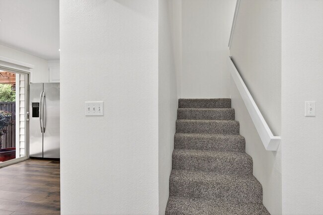 Building Photo - Luxury Living in Danville Ranch – Views, Solar & Prime Location!