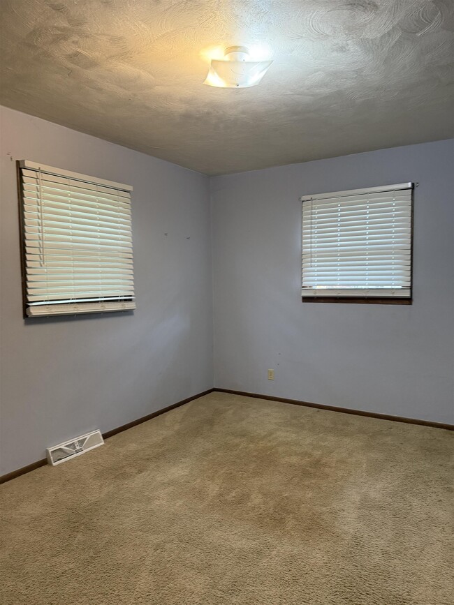 Building Photo - 204 S Buchanan St