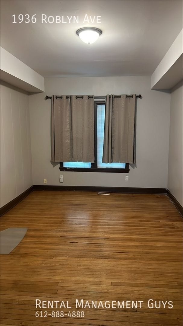 Building Photo - 1936 Roblyn Ave