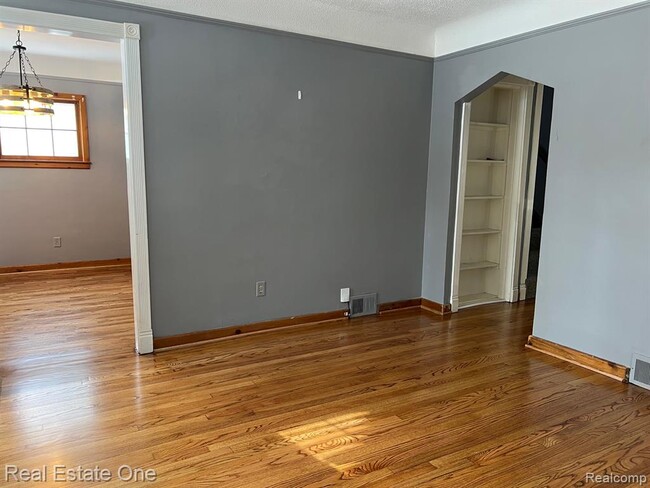 Building Photo - 1127 Hoffman Ave