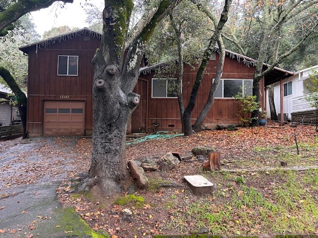 Primary Photo - Sonoma 4 Bedrooms, 2 Baths Lovely Backyard