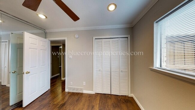 Building Photo - 10239 Catalpa Rd
