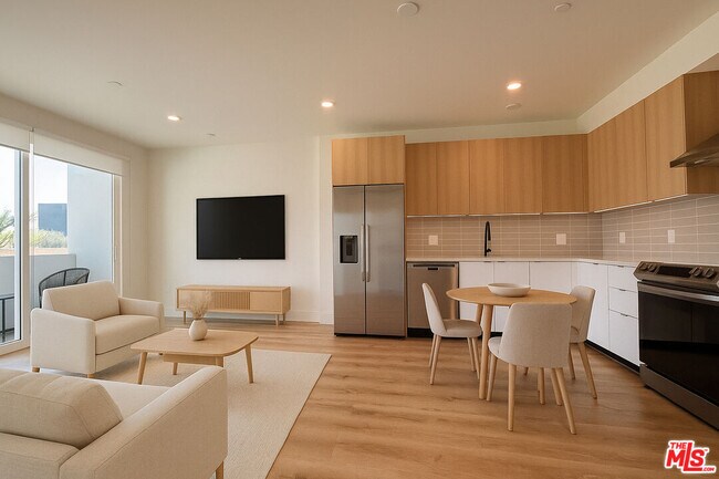 Building Photo - 5813 Lexington Ave