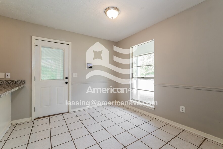 Building Photo - 1443 Cherrie Ave