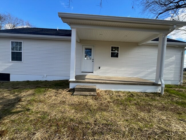 Building Photo - 515 Armstrong Rd