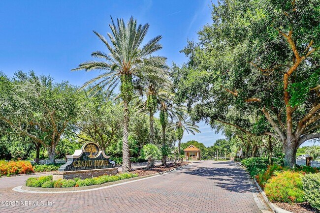 Building Photo - 9 Creek Side Dr