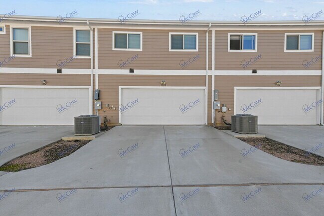 Building Photo - 3500 Cricket Dr