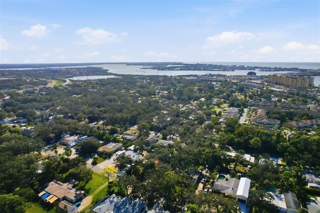 Building Photo - 5080 Oaklawn Ln