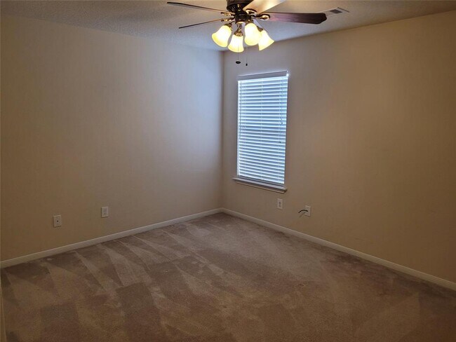 Building Photo - 6619 Halcyon Days Dr