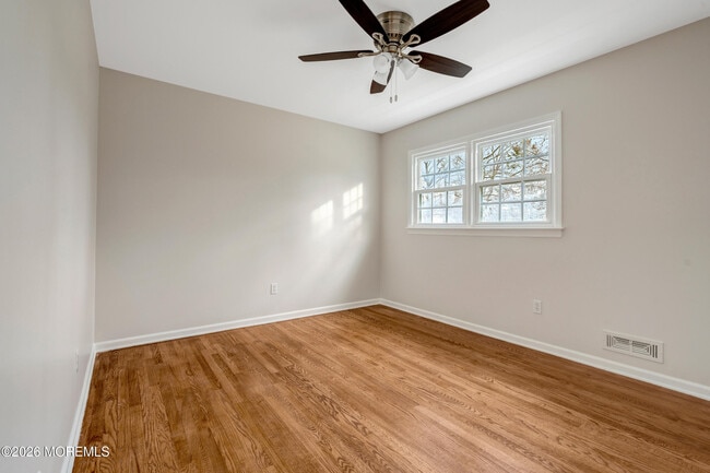 Building Photo - 429 Lake Ave