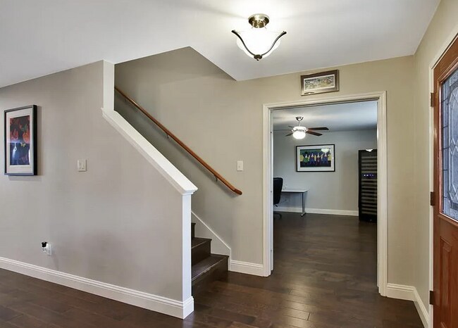 Building Photo - 1007 Shelborn Dr