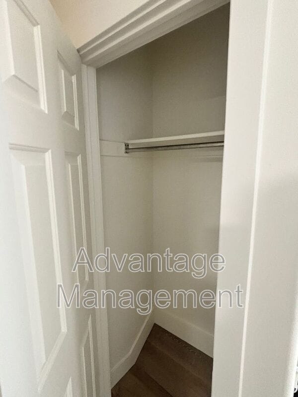 Building Photo - 741 1420 W