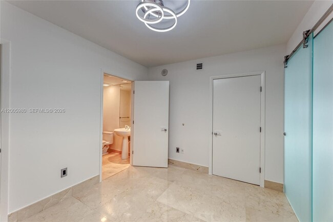 Building Photo - 1830 S Ocean Dr