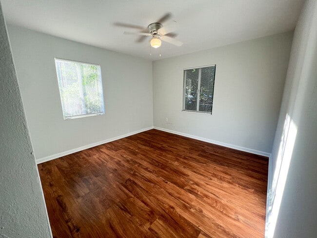 Building Photo - Pet Friendly 4BR/2BA Home Near UF Available for Fall 2026!