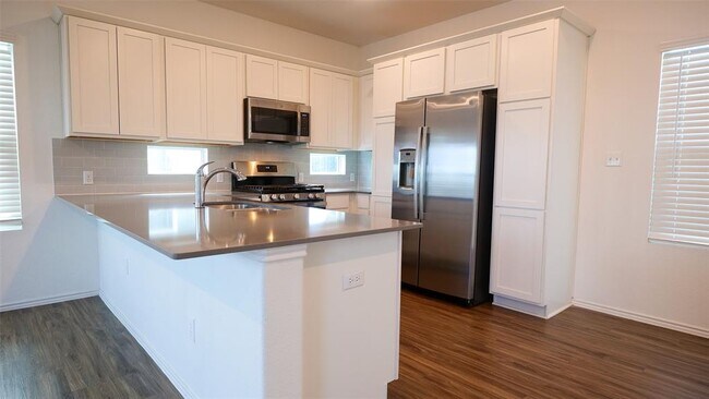 Building Photo - 1321 Weatherford Ln