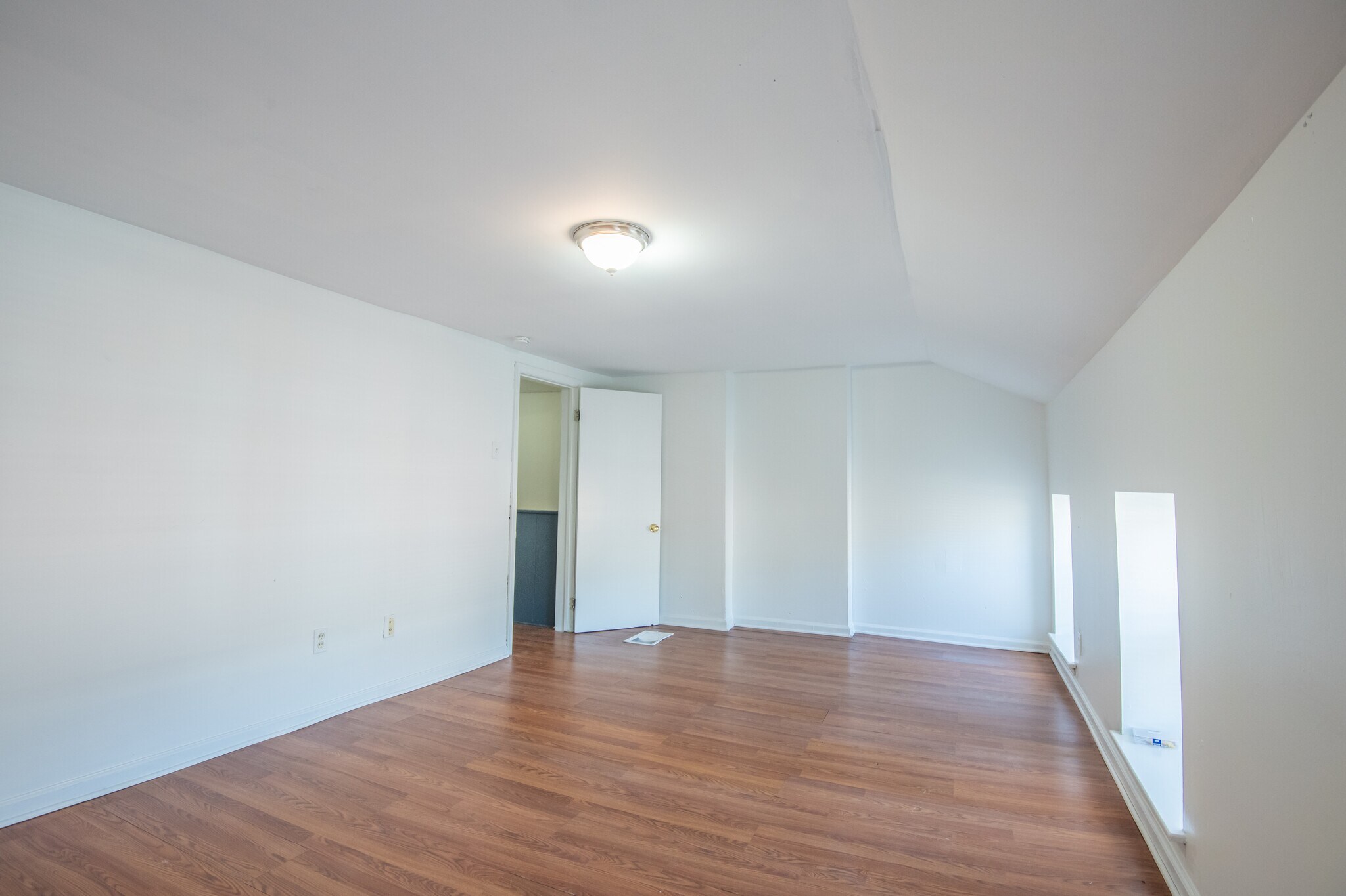 Building Photo - 506 Cherry St