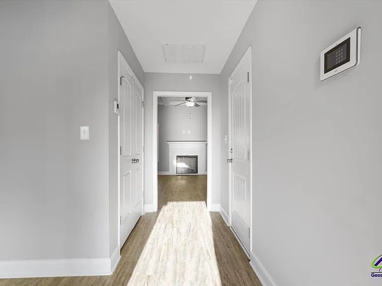 Building Photo - 100 Sig Ct