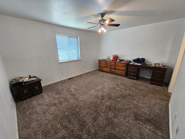 Building Photo - 1420 Chelsey Cir