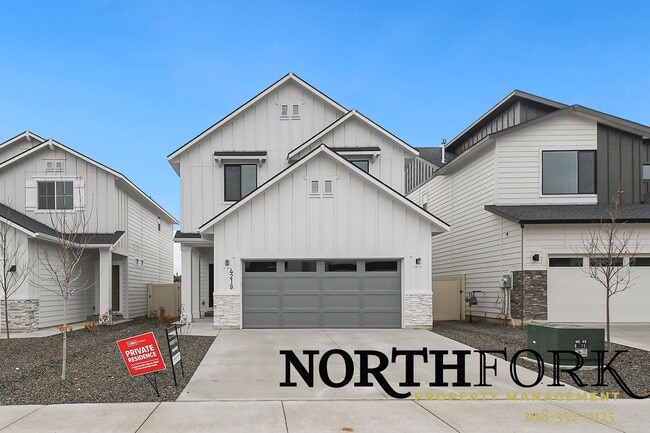 Primary Photo - Modern Comfort Meets Meridian Living