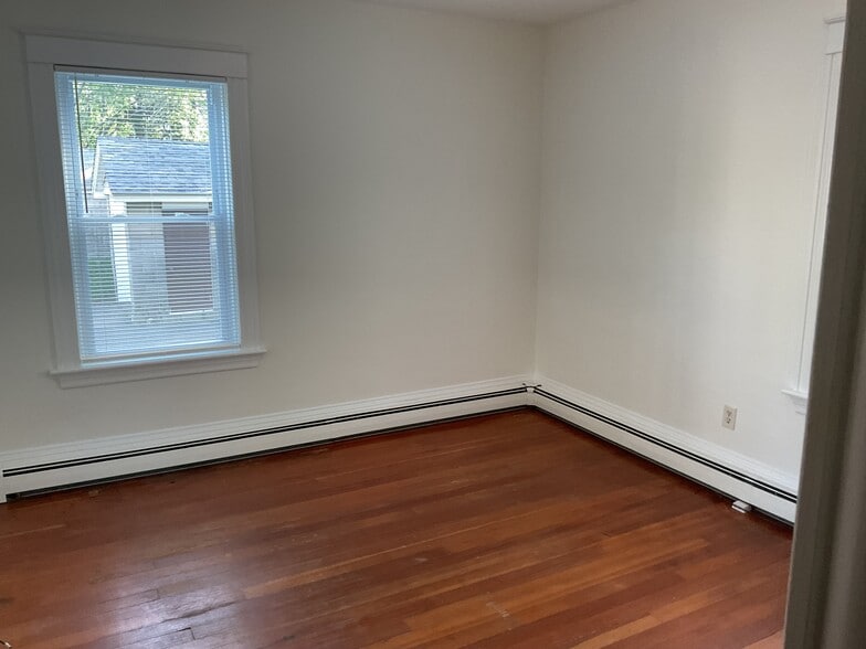 Bedroom - 154 5th St