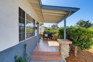 Building Photo - 5124 Range View Ave