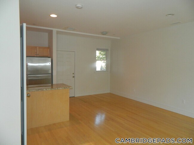 Building Photo - 110 Second St