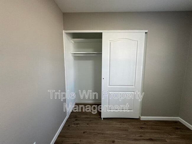 Building Photo - 5122 Ville Maria Ln