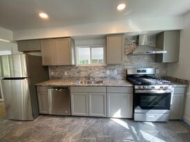 Building Photo - 161 Powderhouse Rd