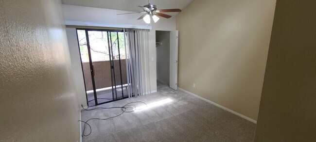 Building Photo - Stone Ave Pastime Rd - 2 Story Townhouse w...