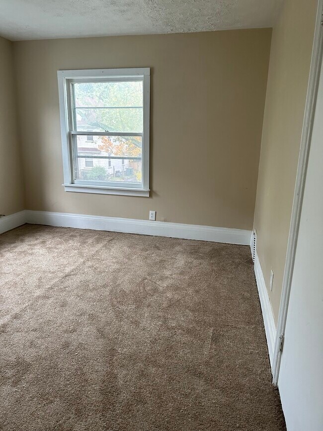 Building Photo - 297 Cedarwood Ter