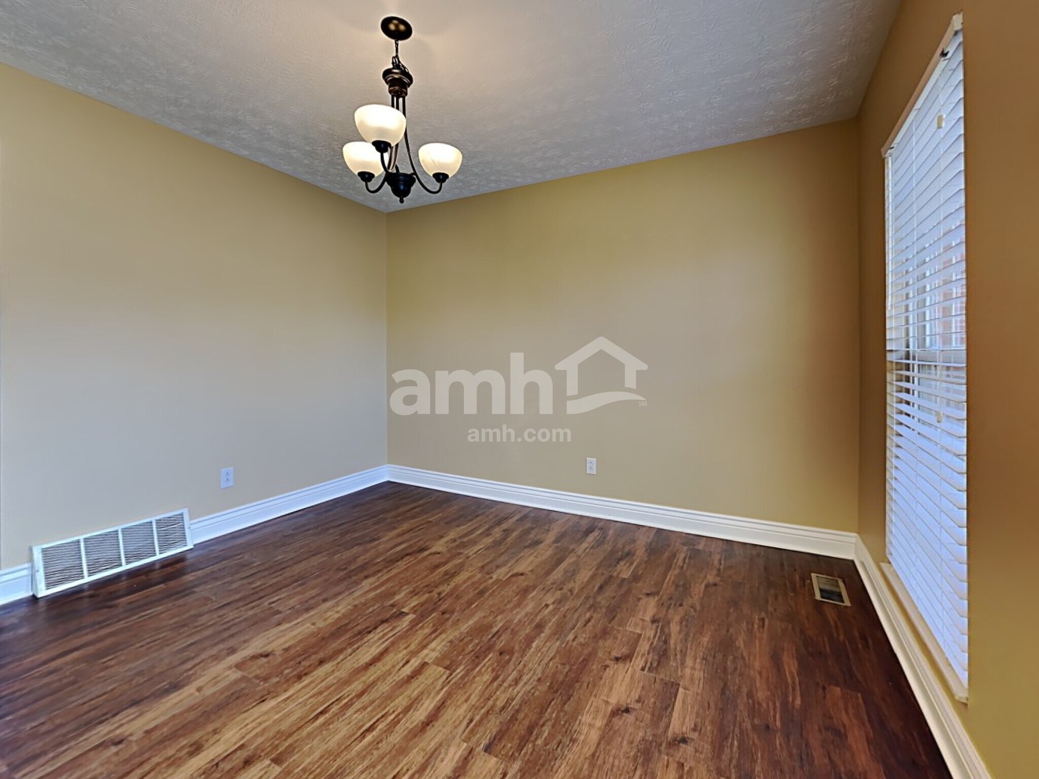 Building Photo - 25 Wheatmore Ct