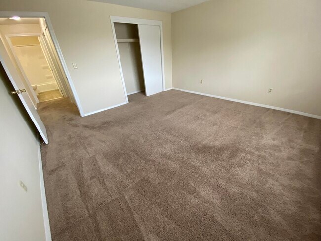 Building Photo - 95 Powers St