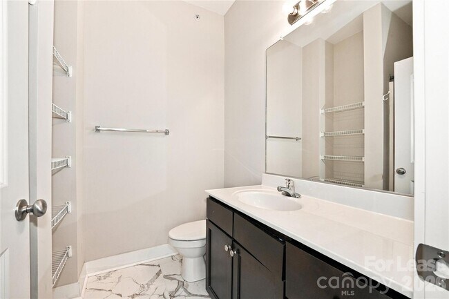 Building Photo - 732 Seigle Point Dr