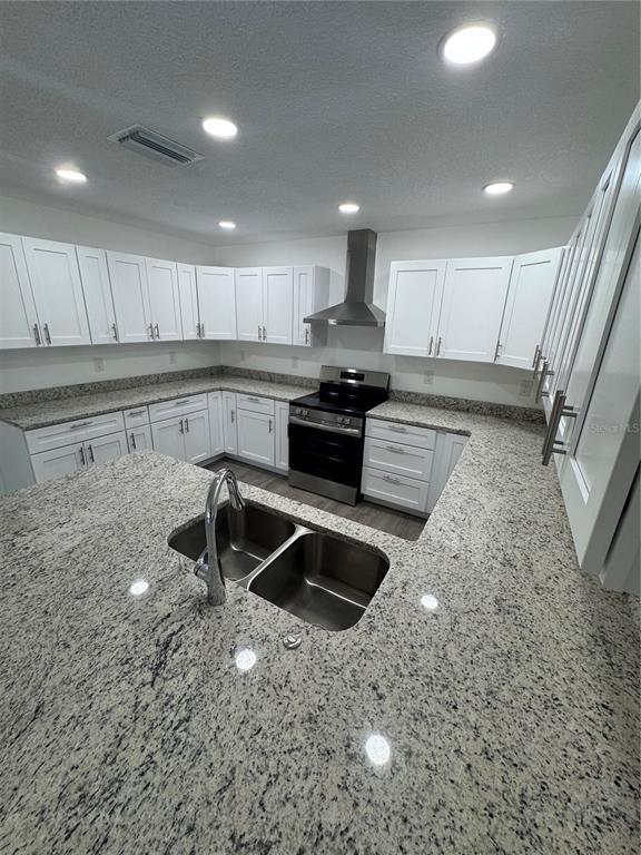 Building Photo - 8448 Balm St