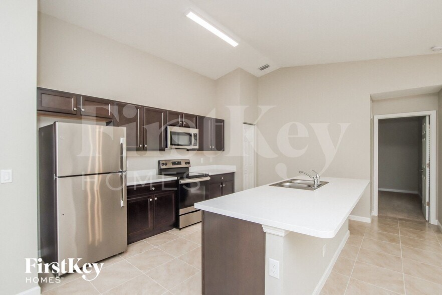 Building Photo - 1144 Genesee Ave SE