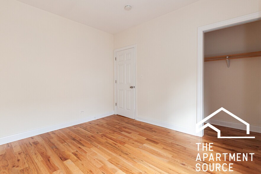 Building Photo - 628 W Cornelia Ave