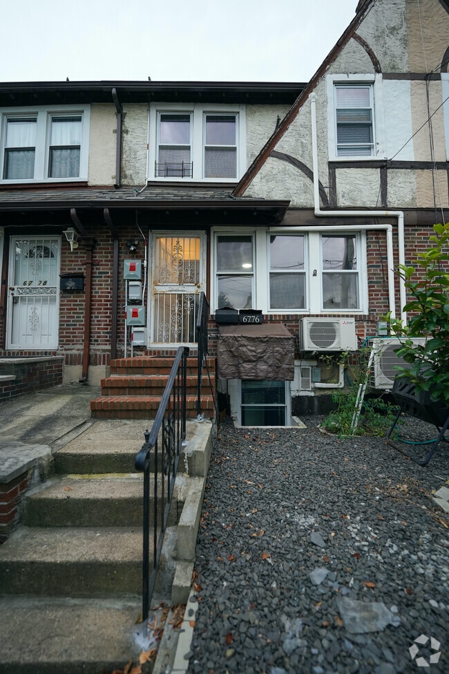 Building Photo - 6776 Dartmouth St