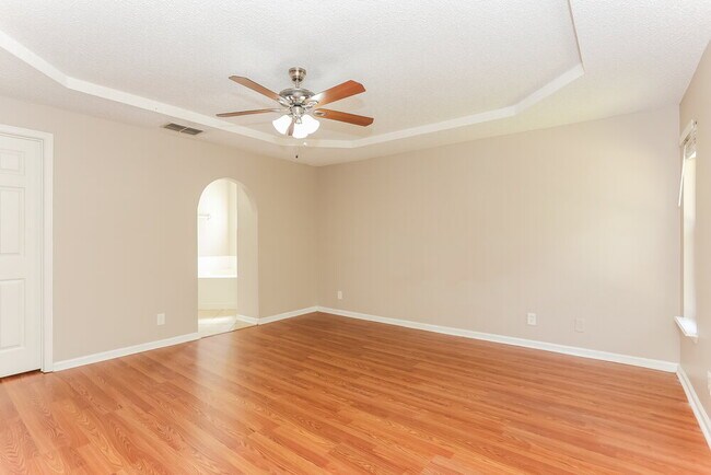 Building Photo - 11321 Hartland Rd