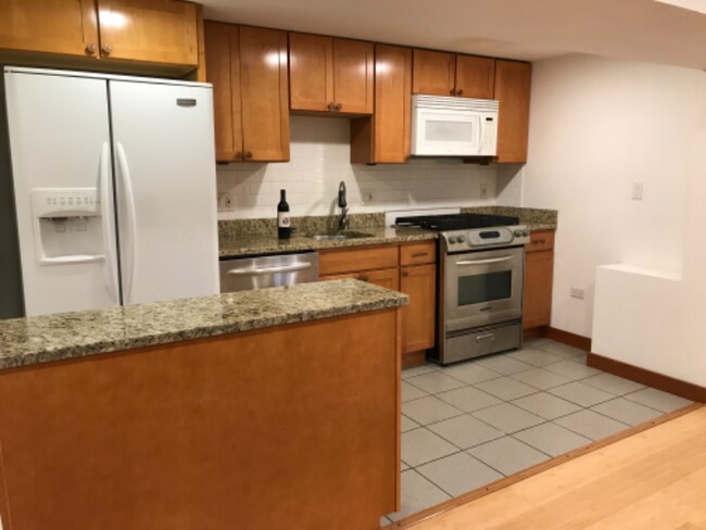 Building Photo - 1845 N Wilmot Ave