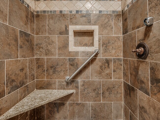 Building Photo - 6409 Miles Ln